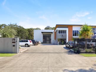 Factory, Warehouse & Industrial commercial property for sale at 2/19 Harrington Street Arundel QLD 4214