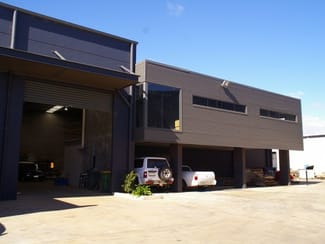 Factory, Warehouse & Industrial commercial property leased at 4C/7 - 9 Gardner Court Wilsonton QLD 4350