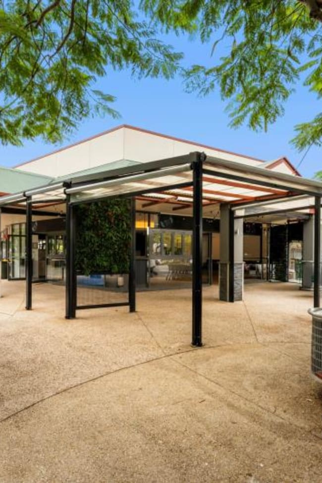 Shop 6/8 Lagoon Street Sandgate QLD 4017