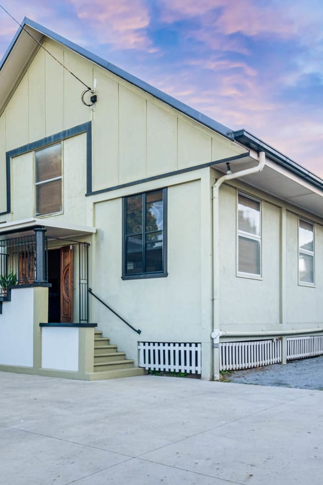 282-284 BOLSOVER STREET Rockhampton City QLD 4700