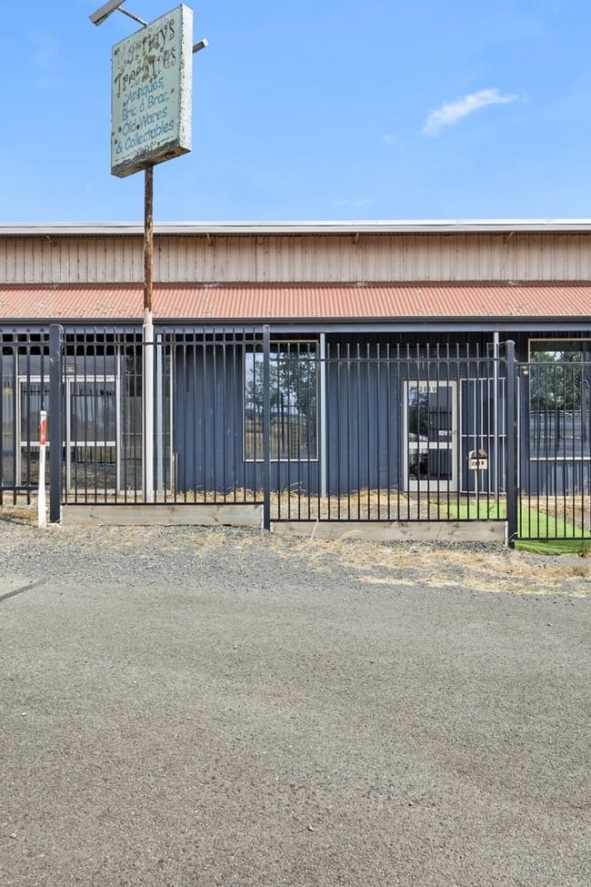 2819-2821 Midland Highway Newlyn VIC 3364