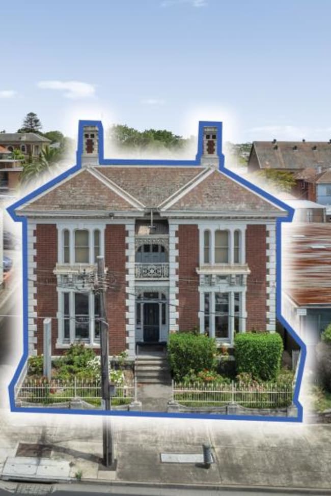 Whole of Property/256 Latrobe Tce Newtown VIC 3220