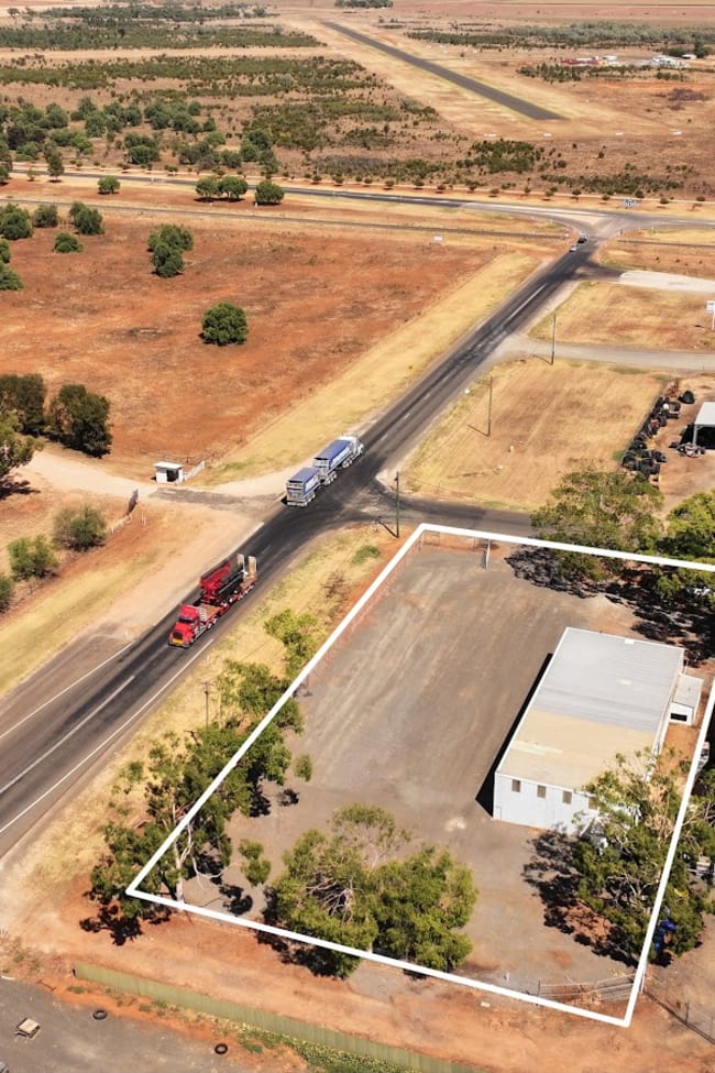 70-72 Collins Street Hillston NSW 2675