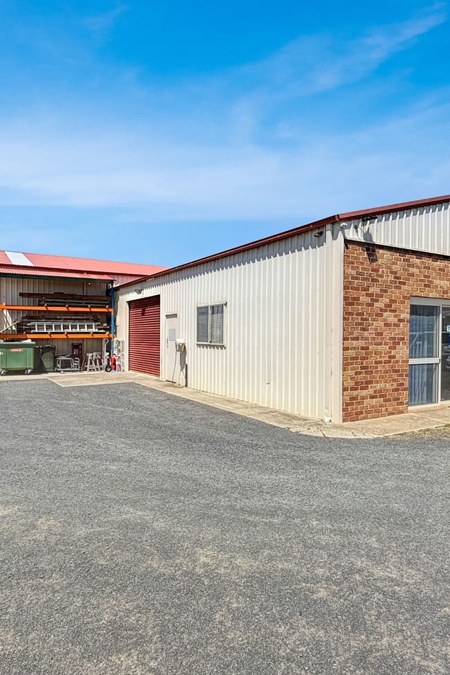 15 Geebung Street Polo Flat NSW 2630