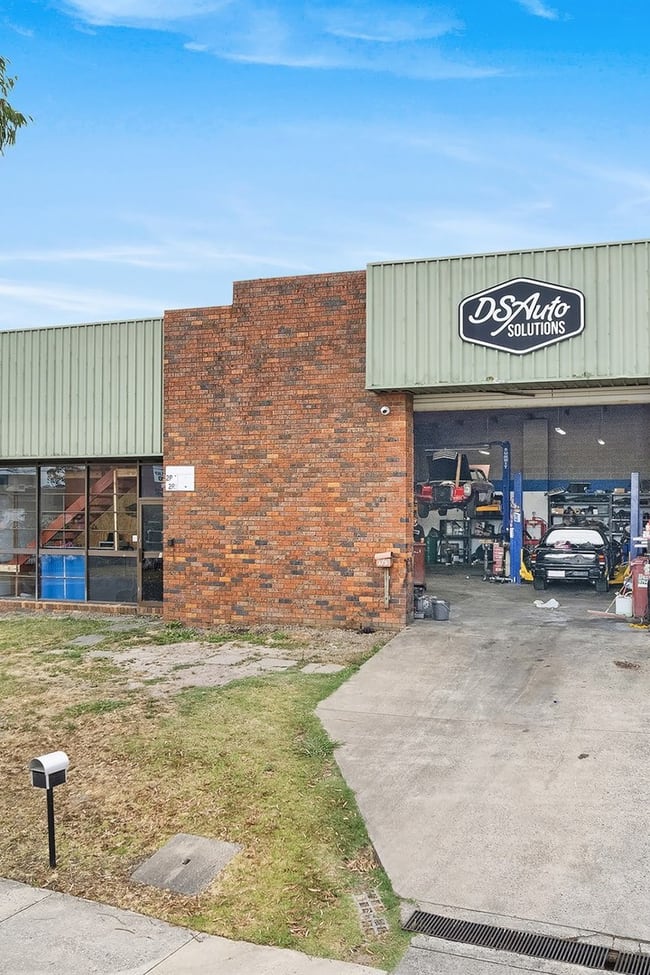 1/2 London Drive Bayswater VIC 3153
