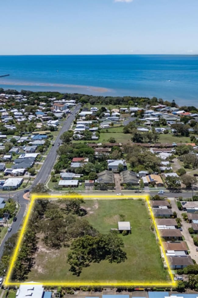 73 Miller St Urangan QLD 4655