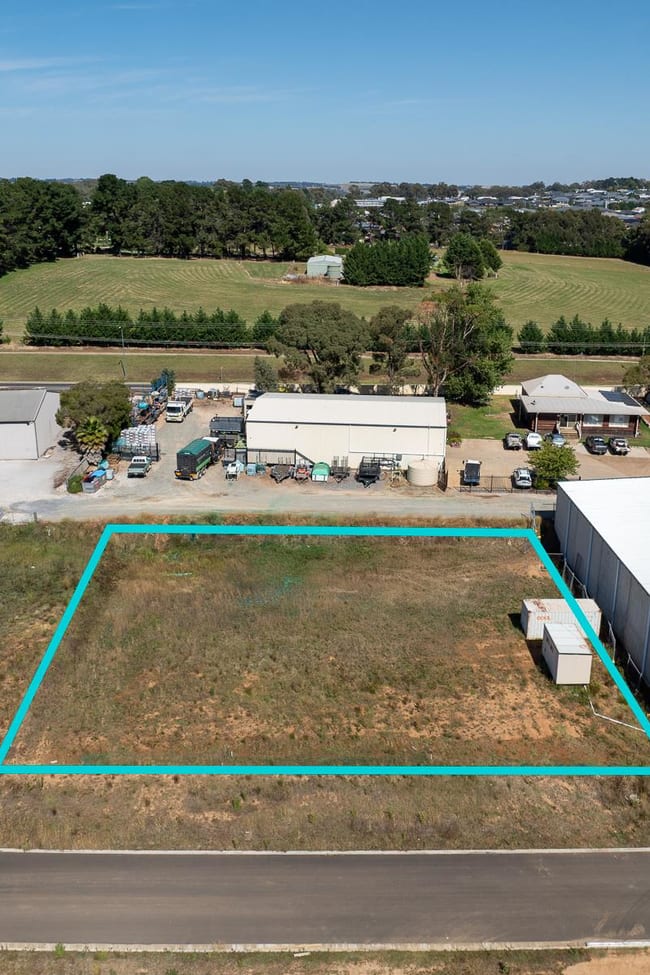 4 Crabapple Cl Orange NSW 2800