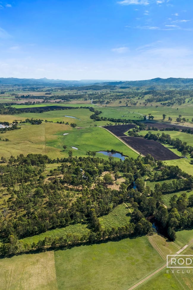110 Tramway Rd Tabooba QLD 4285