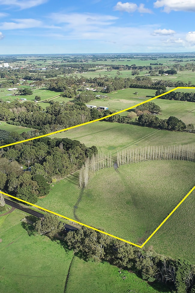 47 Cemetery Rd Cobden VIC 3266