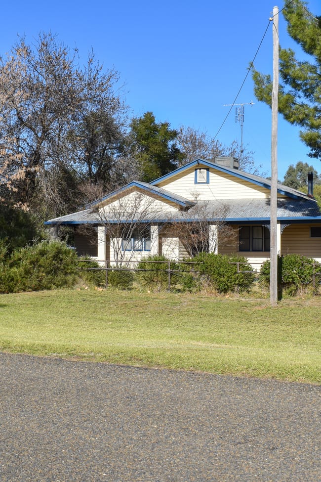 194 South Lead Road Forbes NSW 2871