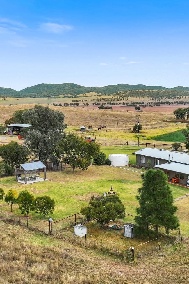 "Hillside"/22 Jones Werris Creek NSW 2341