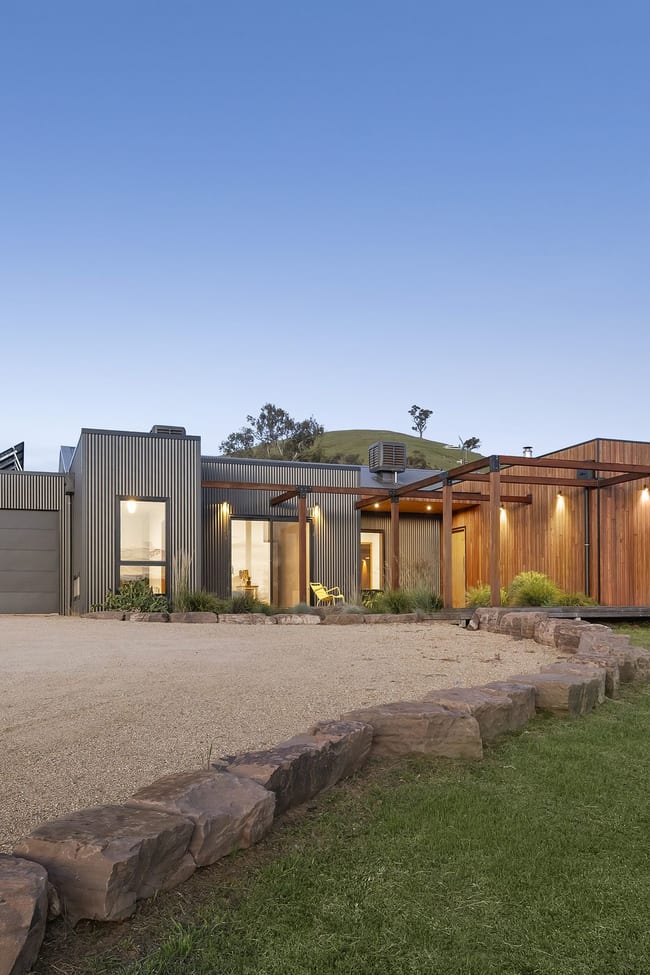 606 Monkey Gully Road Mansfield VIC 3722