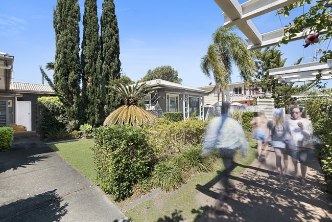 36 Seabeach Avenue Mermaid Beach QLD 4218 36 Seabeach Avenue Mermaid Beach QLD 4218