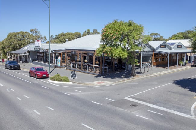 Shop 8, 33 North Terrace Port Elliot SA 5212 Shop 8, 33 North Terrace Port Elliot SA 5212