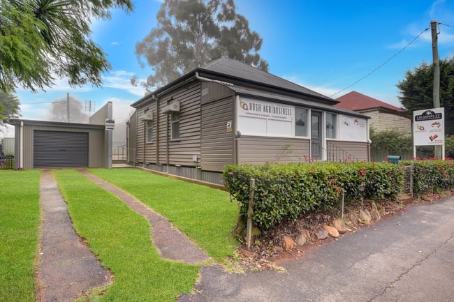 Suite 4/120 James Street South Toowoomba QLD 4350 Suite 4/120 James Street South Toowoomba QLD 4350