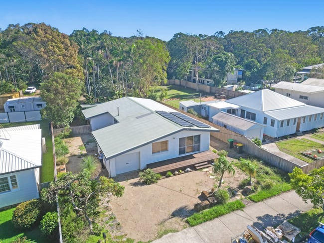 19 Coronation Avenue Pottsville Beach NSW 2489 19 Coronation Avenue Pottsville Beach NSW 2489