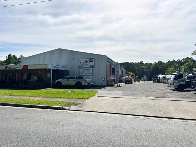 11 Enterprise Street Caloundra QLD 4551 11 Enterprise Street Caloundra QLD 4551