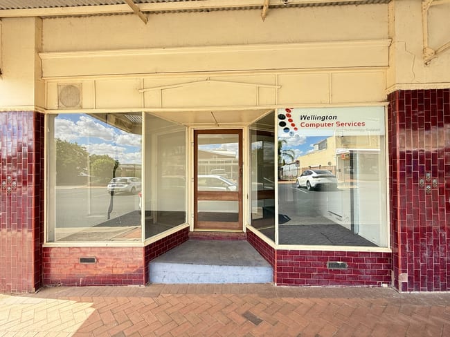 24 SWIFT STREET Wellington NSW 2820 24 SWIFT STREET Wellington NSW 2820