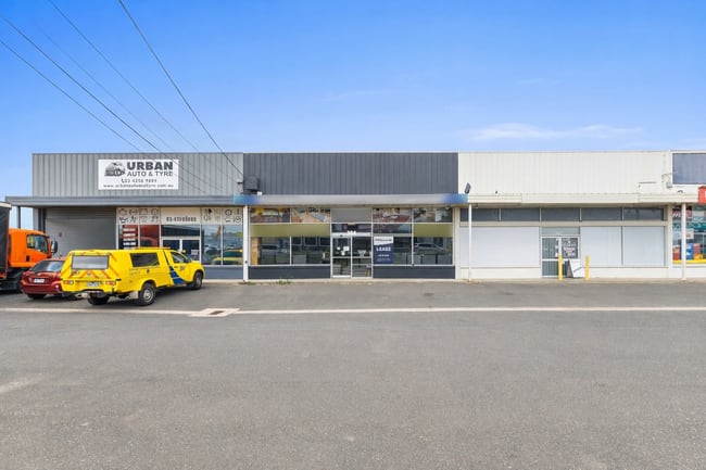 384 Thompson Road North Geelong VIC 3215 384 Thompson Road North Geelong VIC 3215