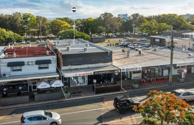 44 Thomas Drive Chevron Island QLD 4217 44 Thomas Drive Chevron Island QLD 4217