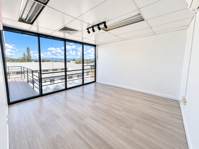 33/42 Bundall Road Bundall QLD 4217 33/42 Bundall Road Bundall QLD 4217