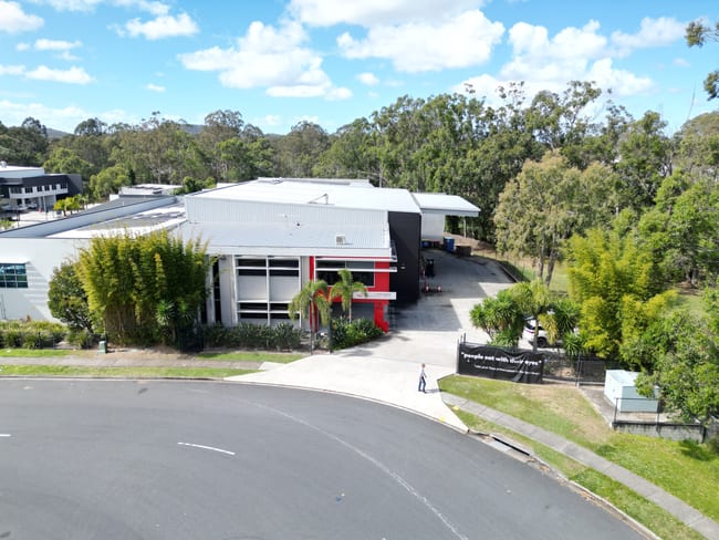 15 Hugo Place Mansfield QLD 4122