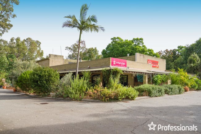 8 Wygonda Road Roleystone WA 6111 8 Wygonda Road Roleystone WA 6111