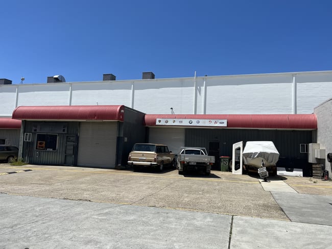 15 & 16/215 Brisbane Road Biggera Waters QLD 4216 15 & 16/215 Brisbane Road Biggera Waters QLD 4216