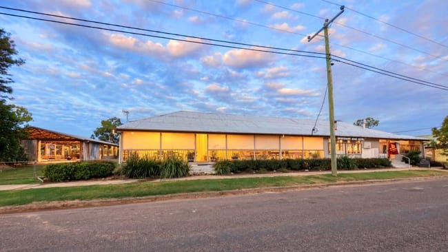 23 Railway Parade St Lawrence QLD 4707
