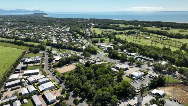 25 Owen St Craiglie QLD 4877 25 Owen St Craiglie QLD 4877