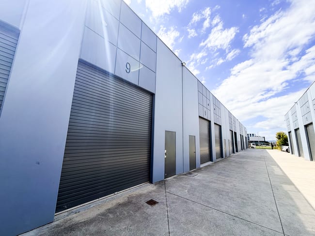 9 Cave Place Clyde North VIC 3978
