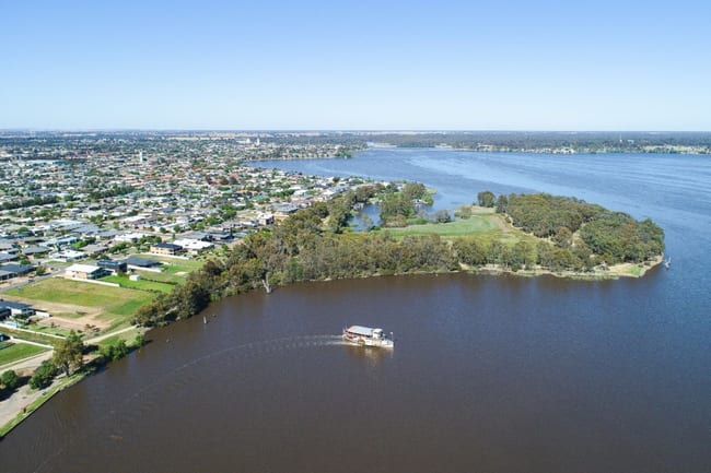 19 Glanmire Boulevard Yarrawonga VIC 3730 19 Glanmire Boulevard Yarrawonga VIC 3730