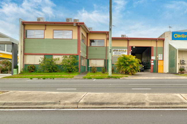 8-10 Lowry Street North Ipswich QLD 4305 8-10 Lowry Street North Ipswich QLD 4305