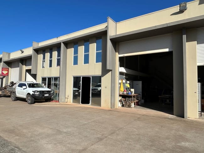 10 and 11/3 Southern Cross Circuit Urangan QLD 4655