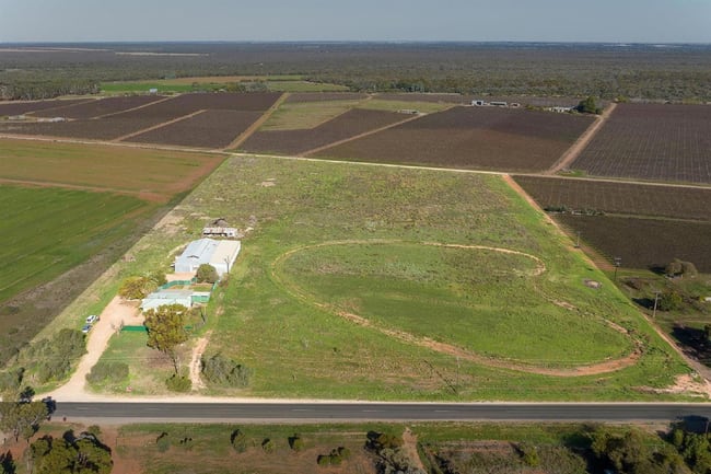 693 Thiele Road Loveday SA 5345 693 Thiele Road Loveday SA 5345