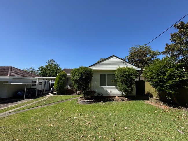 18 Dameeli Avenue Kirrawee NSW 2232