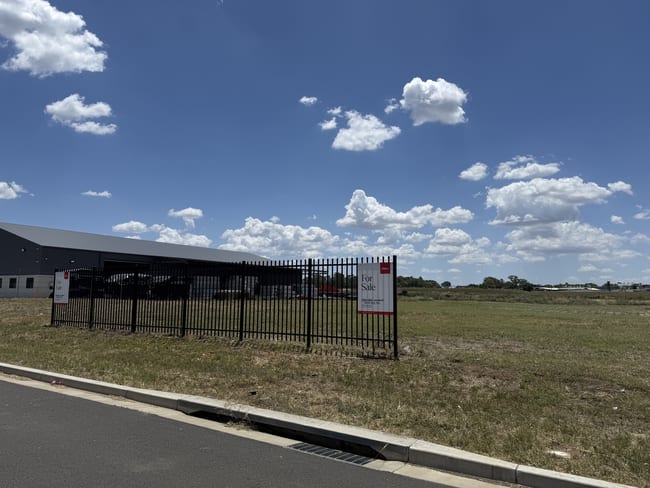11 Industrial Close Tamworth NSW 2340 11 Industrial Close Tamworth NSW 2340
