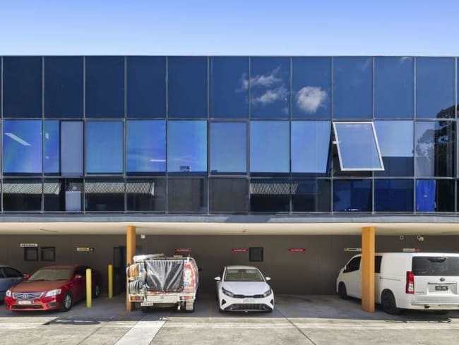 Unit 10/3 Kaleski Street Moorebank NSW 2170 Unit 10/3 Kaleski Street Moorebank NSW 2170