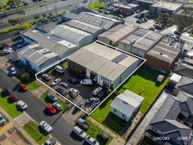 1/1 Loch Street Cranbourne VIC 3977 1/1 Loch Street Cranbourne VIC 3977