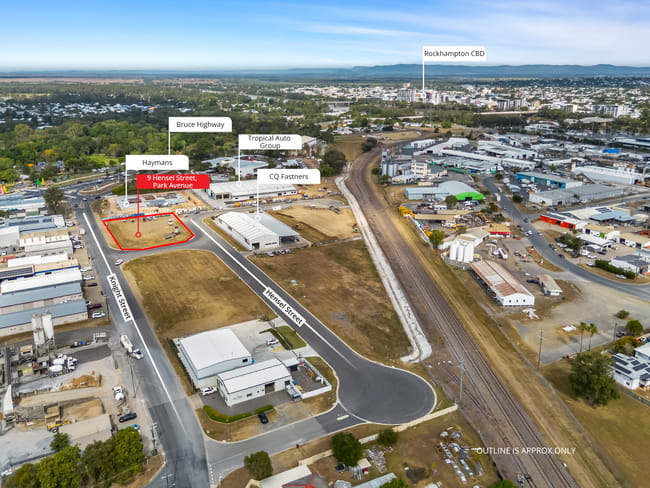 WHOLE OF PROPERTY/9 Hensel Street Park Avenue QLD 4701