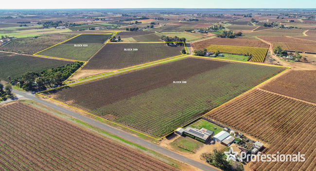 5 Bate Lane & Lots 398 And 399 Coorong Avenue Red Cliffs VIC 3496 5 Bate Lane & Lots 398 And 399 Coorong Avenue Red Cliffs VIC 3496