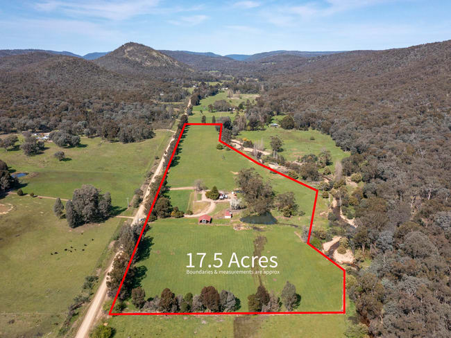 242 Middle Creek Road Greta South VIC 3675 242 Middle Creek Road Greta South VIC 3675