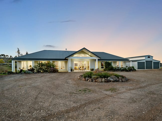 88 Paces Lane Rowsley VIC 3340 88 Paces Lane Rowsley VIC 3340