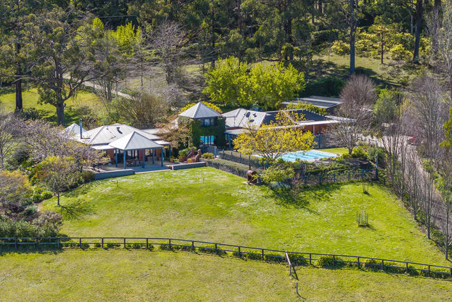 38 Glen Echo Court Mount Macedon VIC 3441 38 Glen Echo Court Mount Macedon VIC 3441