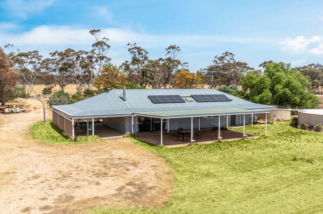 2421 Charlton-St Arnaud Road Coonooer Bridge VIC 3477 2421 Charlton-St Arnaud Road Coonooer Bridge VIC 3477