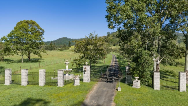 60 Coonoongibber Creek Road Brooloo QLD 4570 60 Coonoongibber Creek Road Brooloo QLD 4570