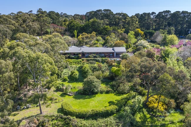 249 Couangalt Road Gisborne South VIC 3437 249 Couangalt Road Gisborne South VIC 3437