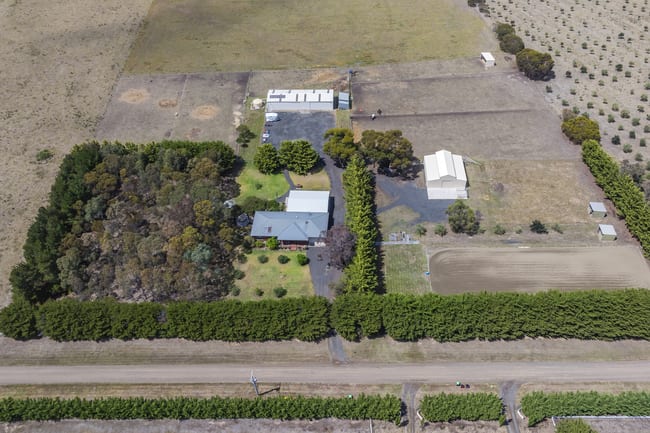 112 Mcdonalds Lane Riddells Creek VIC 3431 112 Mcdonalds Lane Riddells Creek VIC 3431
