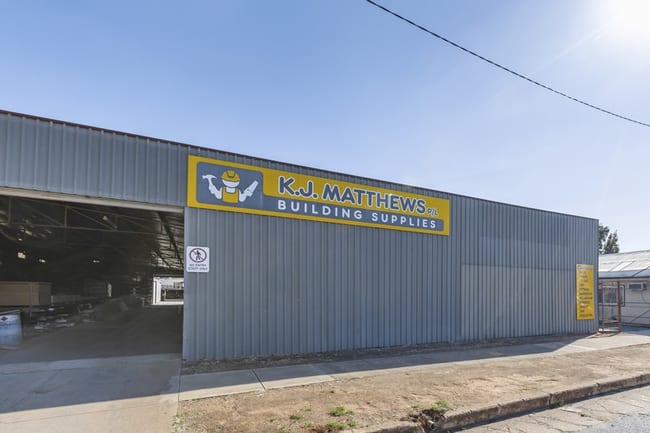 302 Hoskins Street* Temora NSW 2666 302 Hoskins Street* Temora NSW 2666