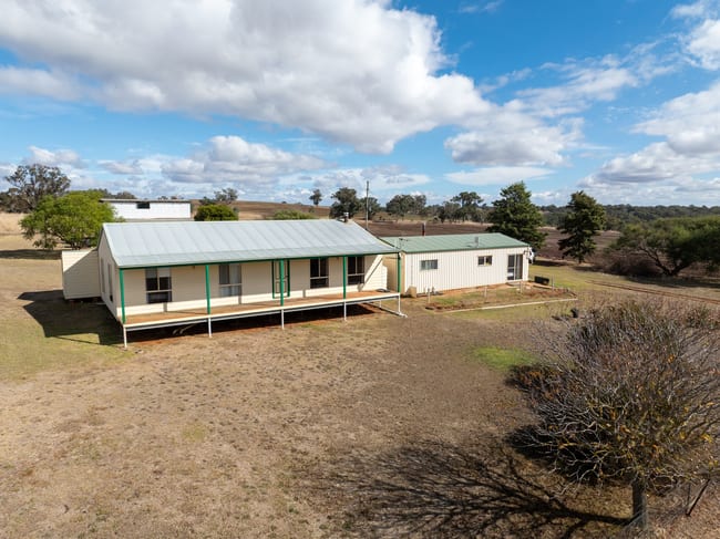 37 Junction Reefs Road Mandurama NSW 2792 37 Junction Reefs Road Mandurama NSW 2792